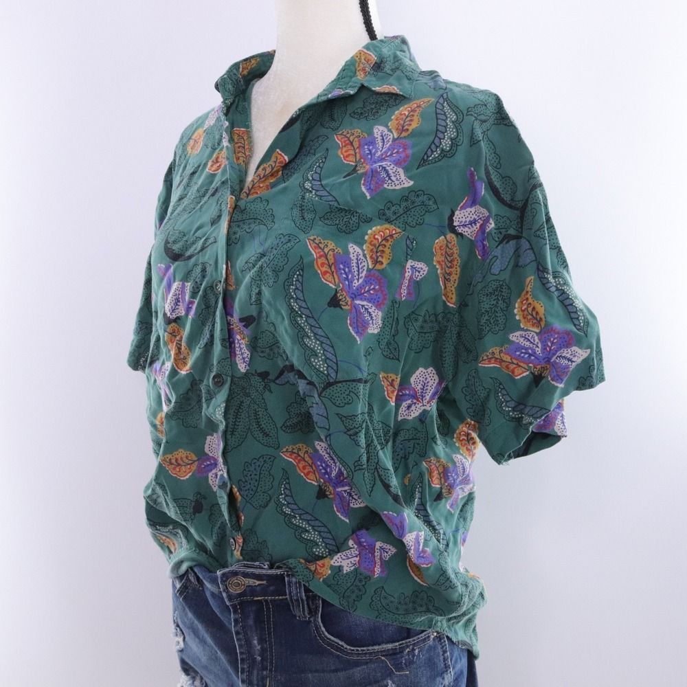 Vintage 1990s Green Butterfly Print Rayon Short Sleeve Button Up Shirt Medium